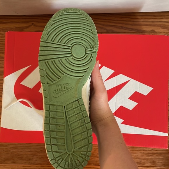 Nike Women’s Dunk Hi 1985 - Picture 9 of 10